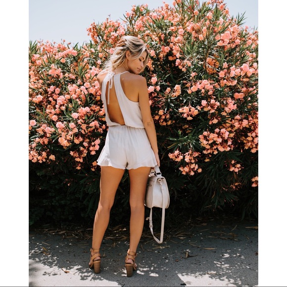 >>LAST<< Set Free Shell Ivory Romper - Picture 4 of 5